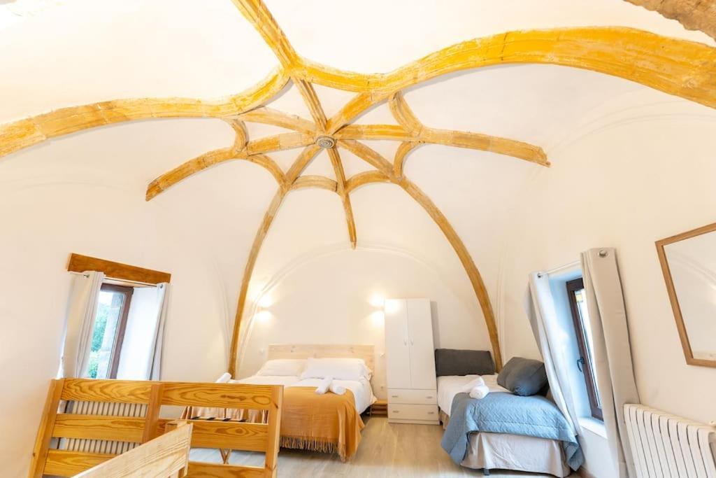 Singular By Urbanhosting Holiday home Arce