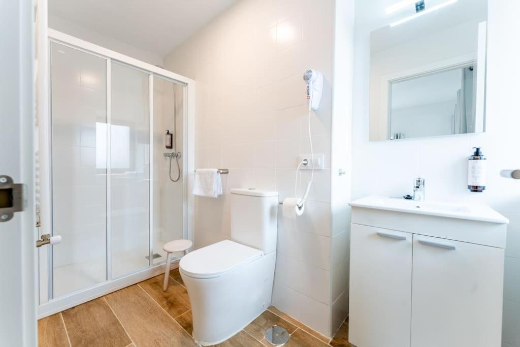 Singular By Urbanhosting *