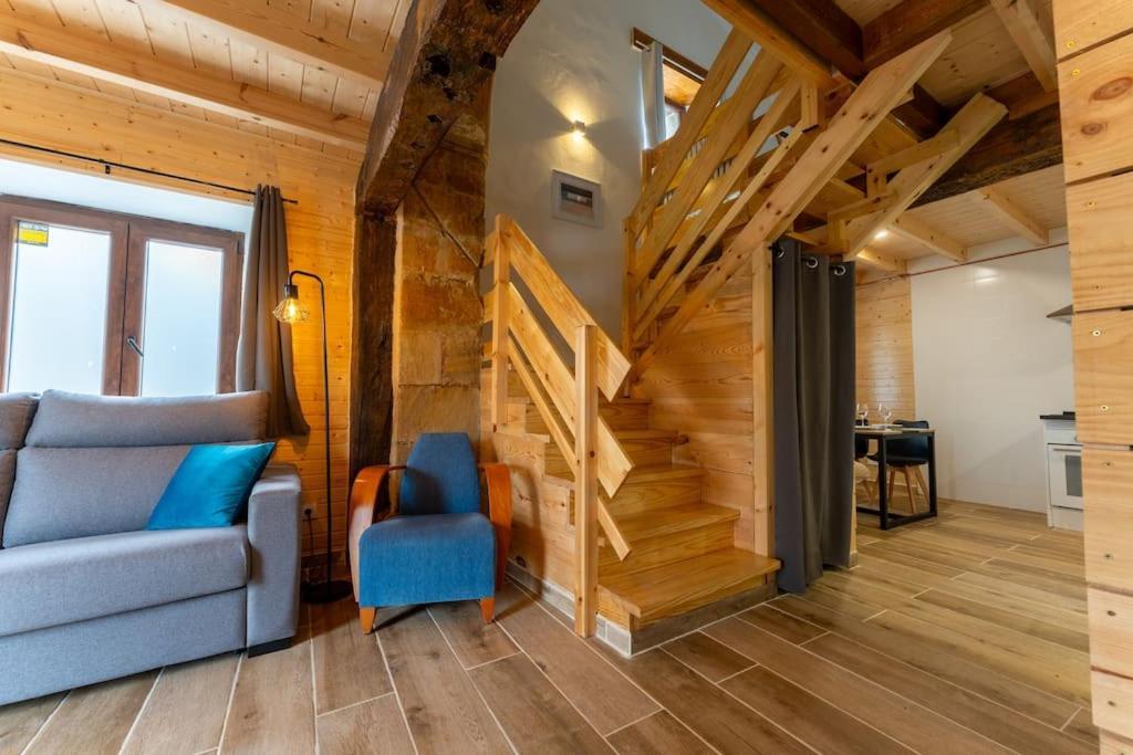 Singular By Urbanhosting * Arce
